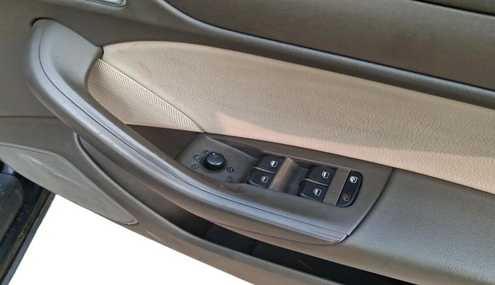 2013 Audi Q3 2.0 TDI QUATTRO, Diesel, Automatic, 1,16,506 km, interior