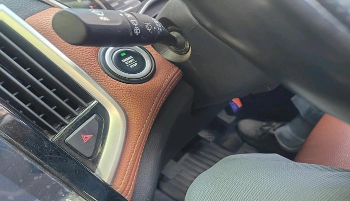 2021 MG HECTOR PLUS SELECT 2.0 DIESEL TURBO MT 7-STR, Diesel, Manual, 99,940 km, interior