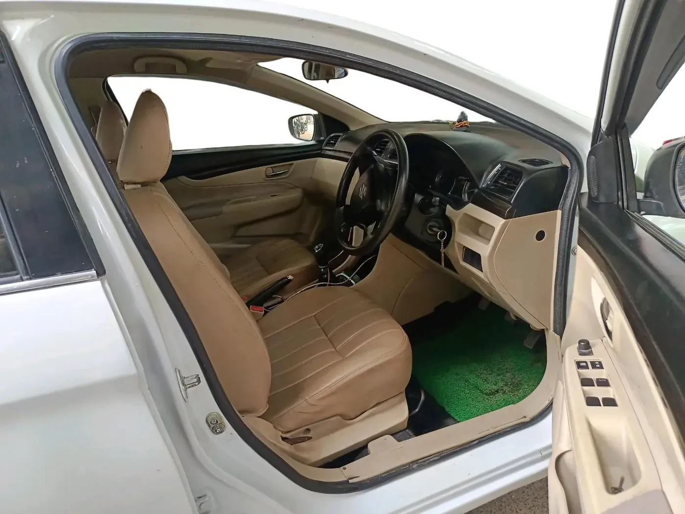 2015 Maruti Ciaz VDI, Diesel, Manual, 99,228 km, interior