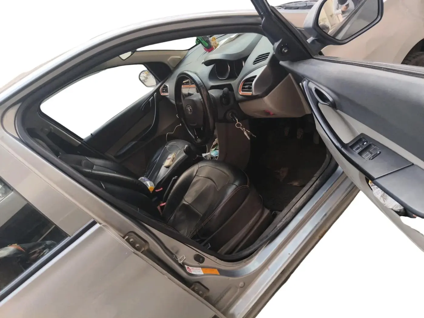 2019 Tata Tiago WIZZ EDITION PETROL, Petrol, Manual, 1,05,000 km, interior