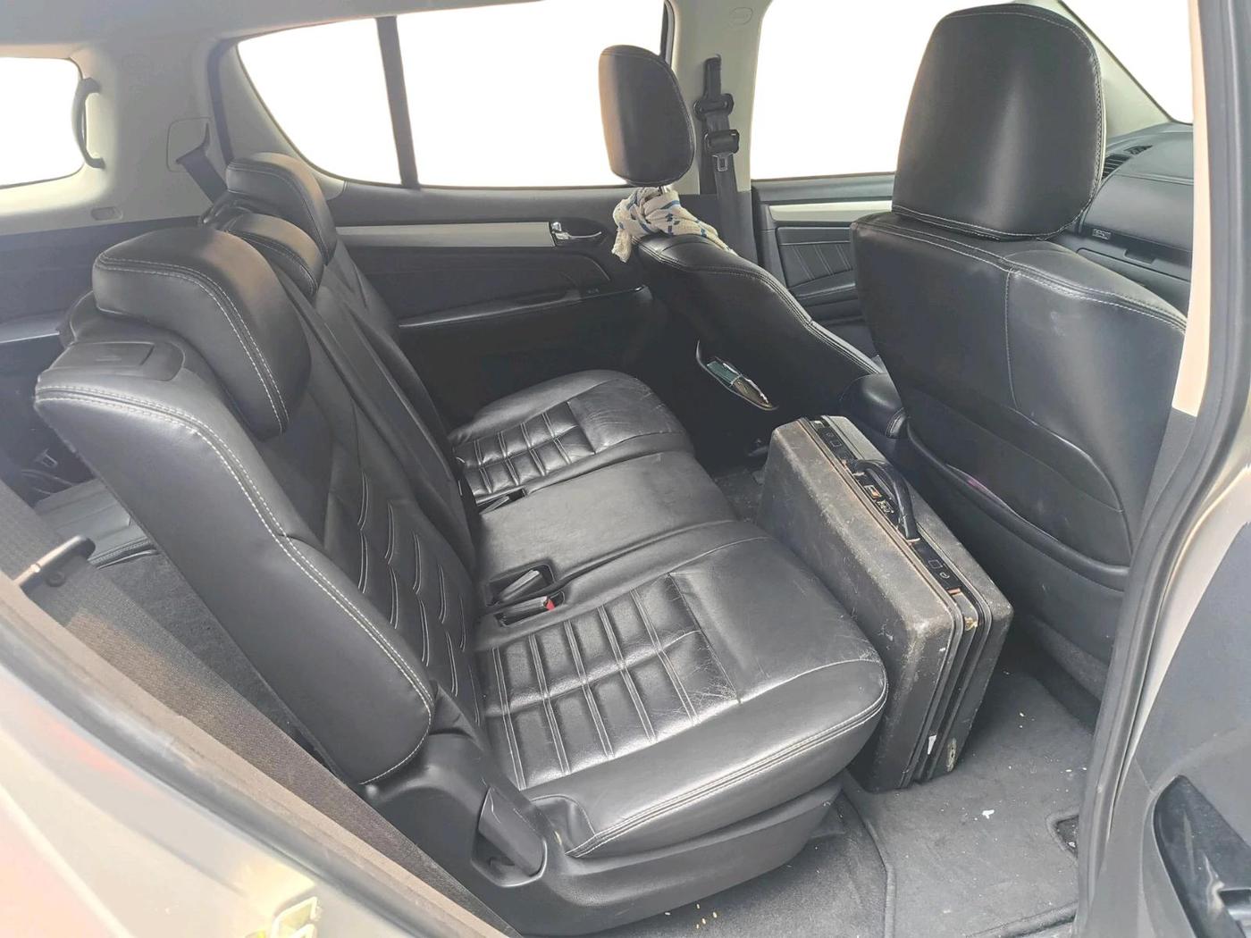 2018 ISUZU MU-X 4x2 AT, Diesel, Automatic, 36,180 km, interior