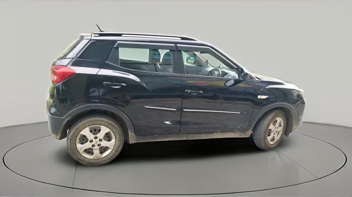 2023 Mahindra XUV300 W6 1.5 Diesel, Diesel, Manual, 50,962 km, exterior