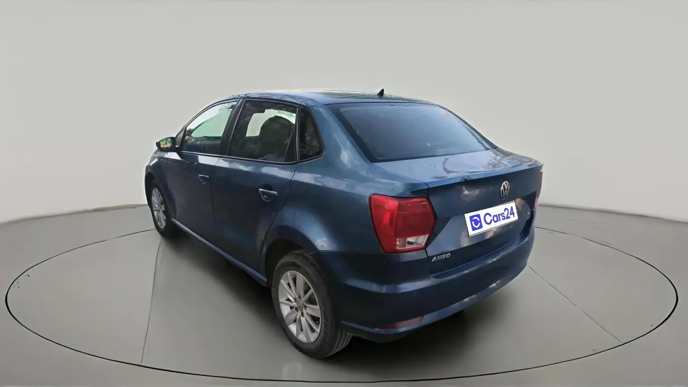 2016 Volkswagen Ameo HIGHLINE1.5L, Diesel, Manual, 1,66,000 km, exterior