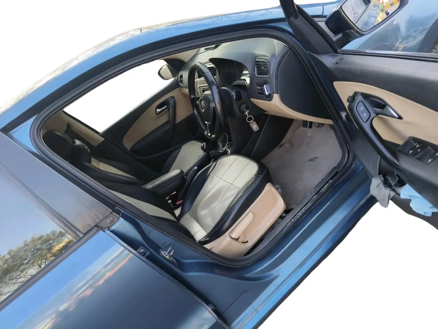 2016 Volkswagen Ameo HIGHLINE1.5L, Diesel, Manual, 1,66,000 km, interior