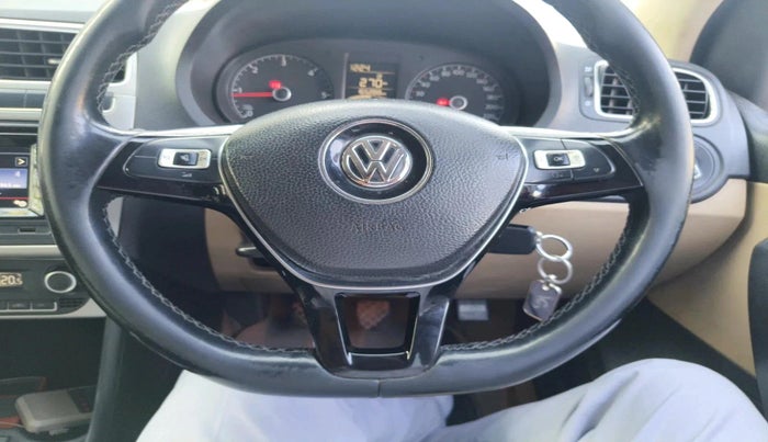 2016 Volkswagen Ameo HIGHLINE1.5L, Diesel, Manual, 1,65,288 km, interior