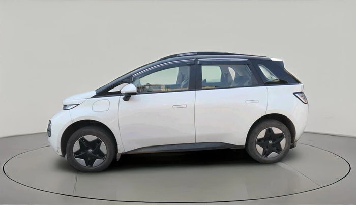 2024 MG Windsor EV Excite, Electric, Automatic, 29,045 km, exterior