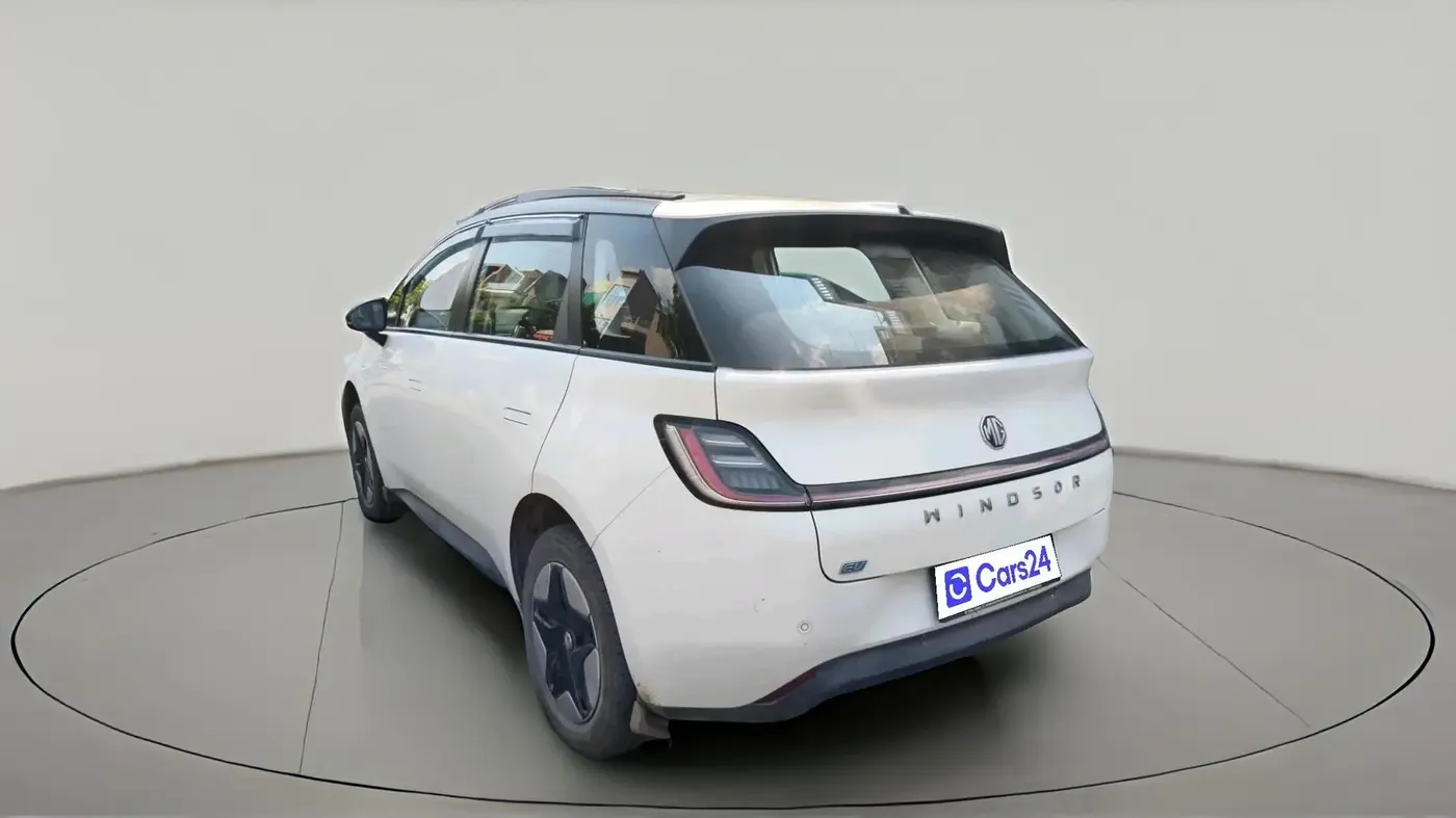 2024 MG Windsor EV Excite, Electric, Automatic, 29,045 km, exterior