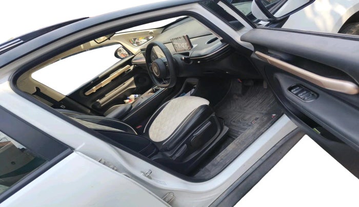 2024 MG Windsor EV Excite, Electric, Automatic, 29,045 km, interior