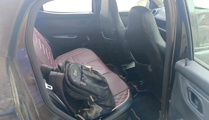 2018 Renault Kwid RXL, CNG, Manual, 40,929 km, interior