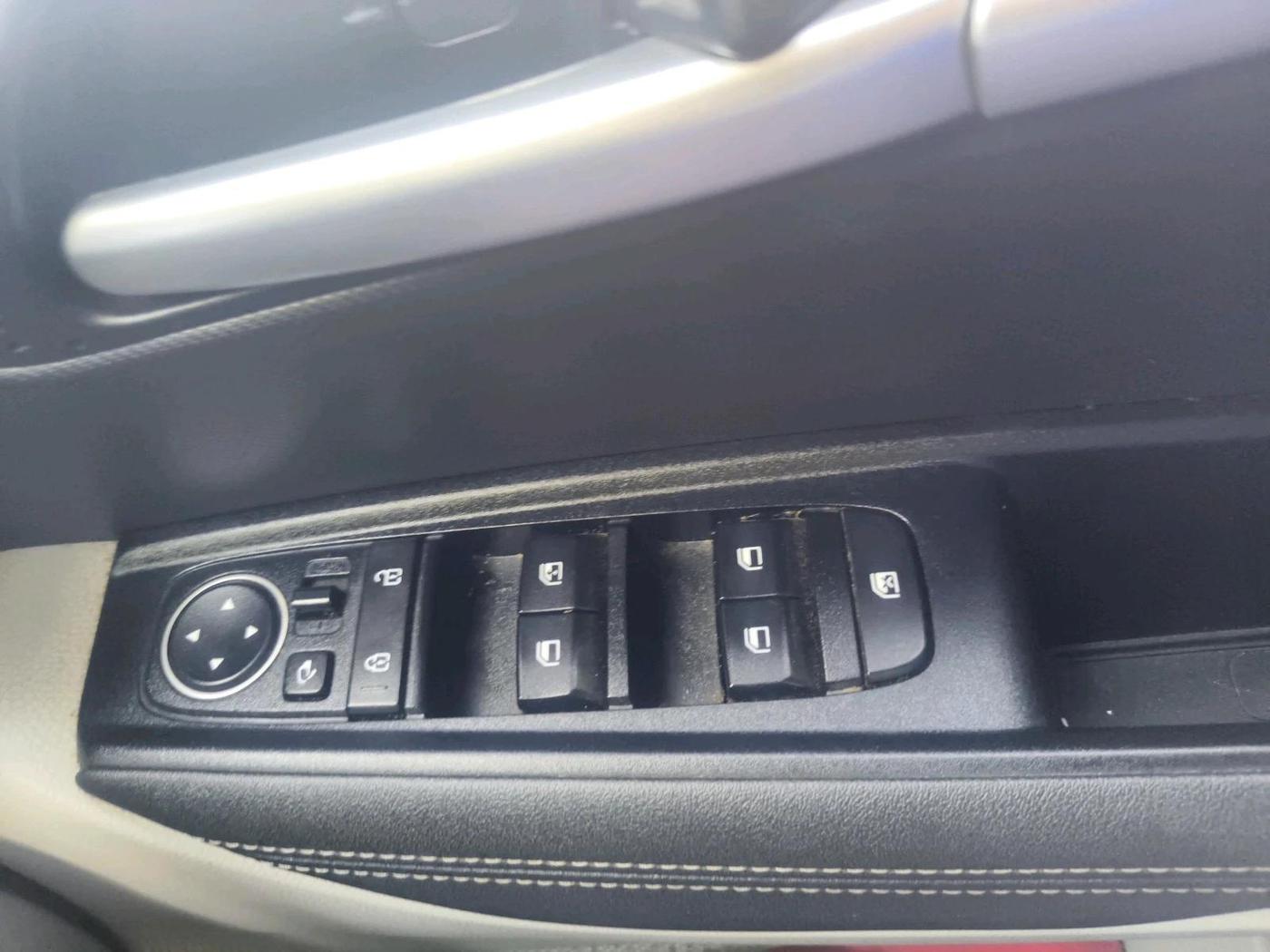 2023 KIA SONET HTX 1.5D IMT, Diesel, Manual, 17,564 km, interior