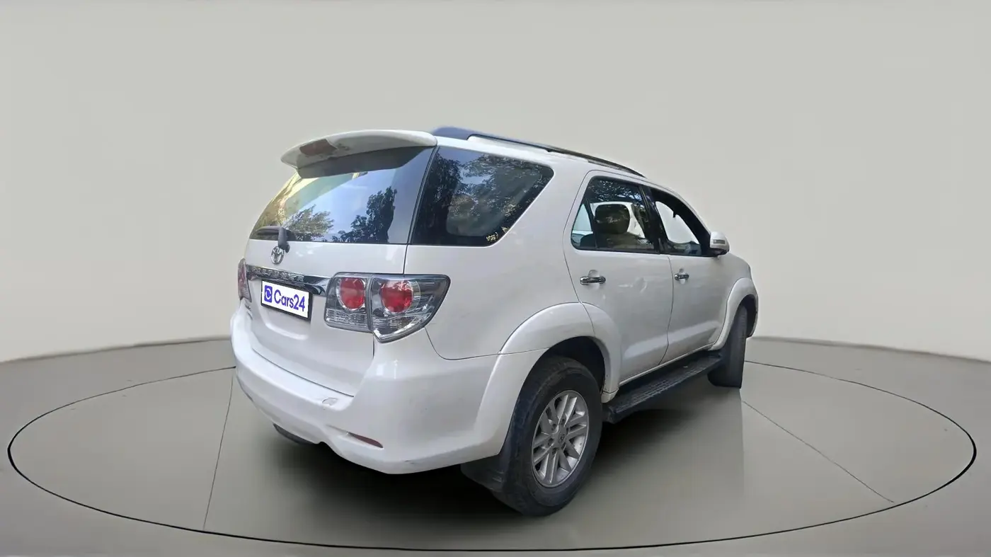 2014 Toyota Fortuner 3.0 4X4 MT, Diesel, Manual, 2,14,687 km, exterior