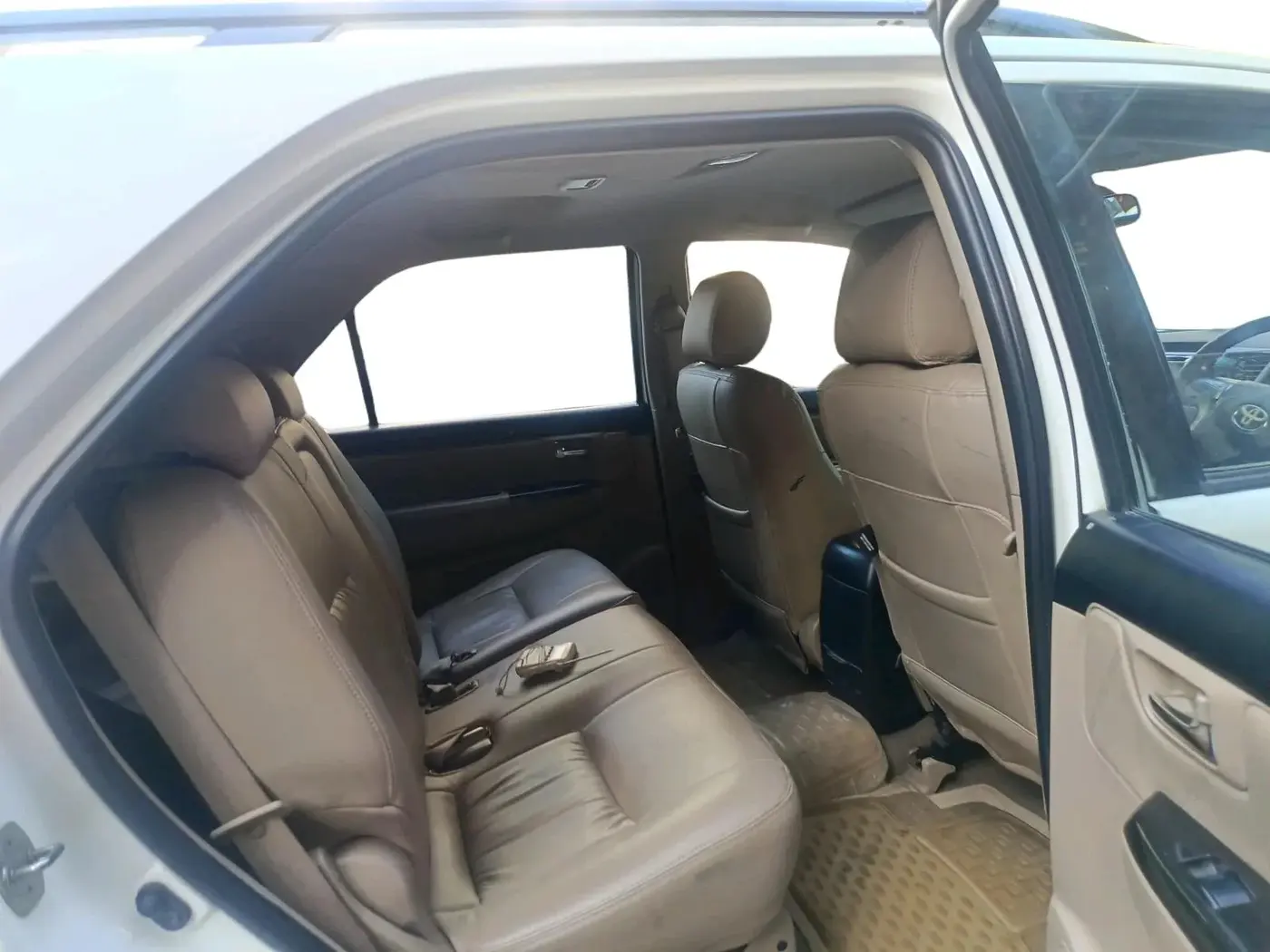 2014 Toyota Fortuner 3.0 4X4 MT, Diesel, Manual, 2,14,687 km, interior