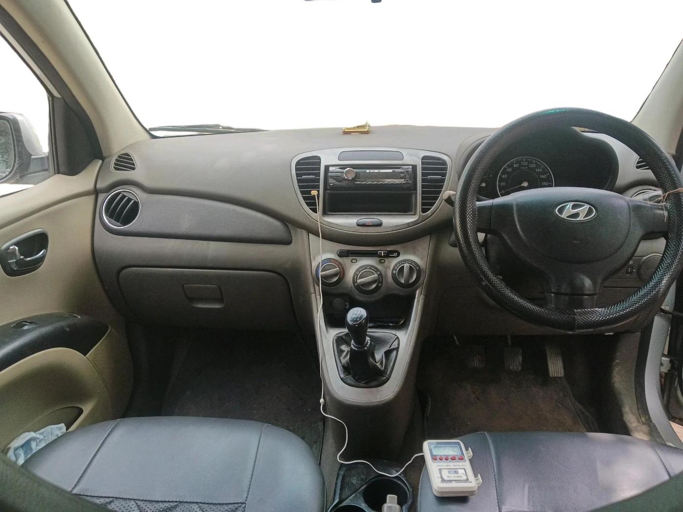2011 Hyundai i10 MAGNA 1.2, Petrol, Manual, 1,34,985 km, interior