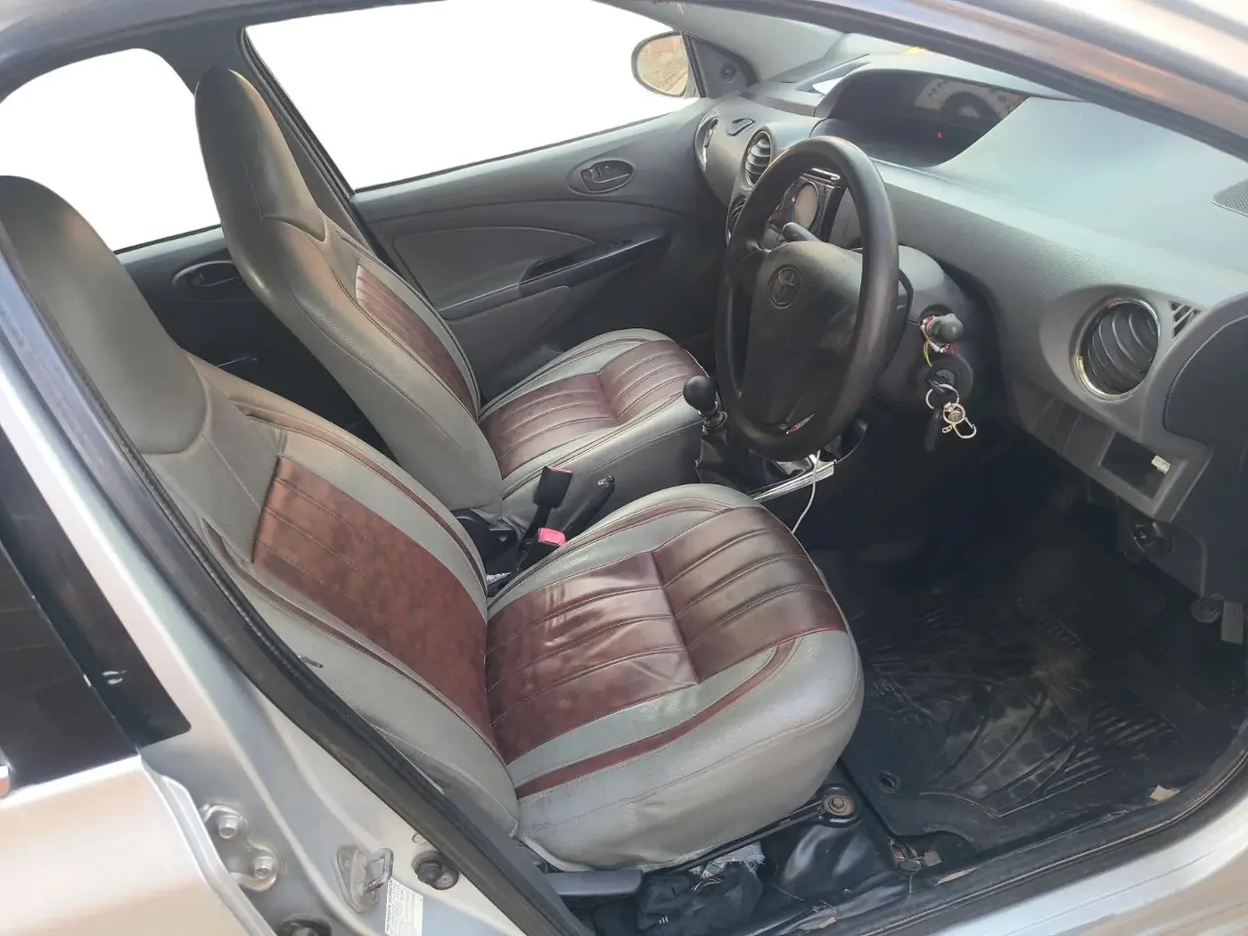 2012 Toyota Etios GD, Diesel, Manual, 2,15,608 km, interior