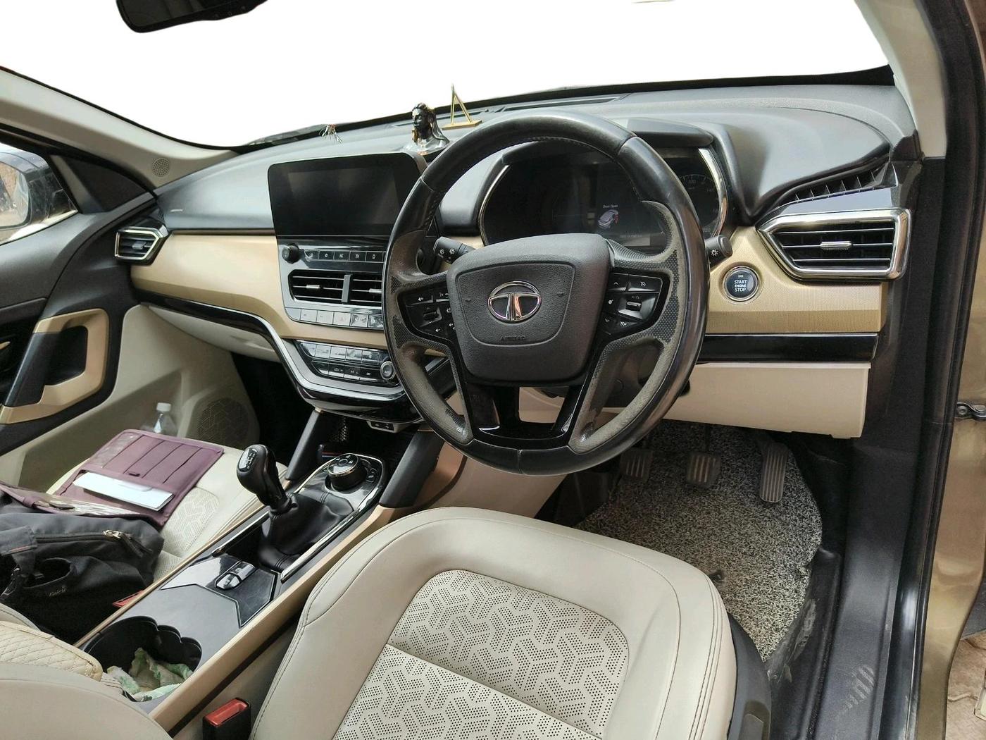 2022 Tata Harrier XZ PLUS JET 2.0L, Diesel, Manual, 1,11,362 km, interior
