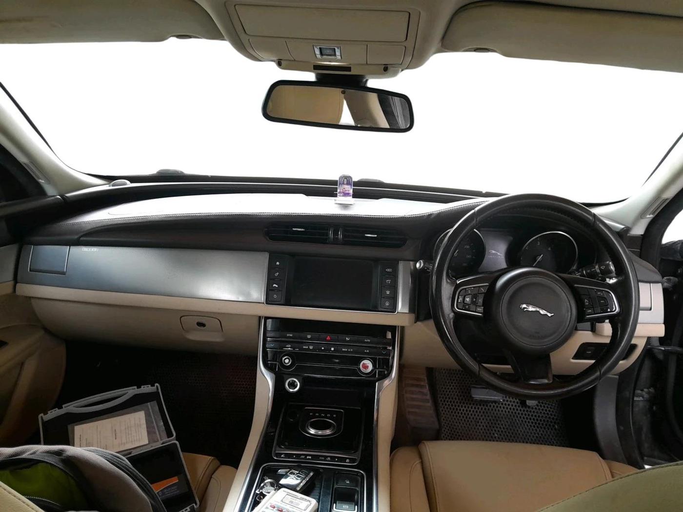 2016 Jaguar XF 2.0 DIESEL, Diesel, Automatic, 98,694 km, interior