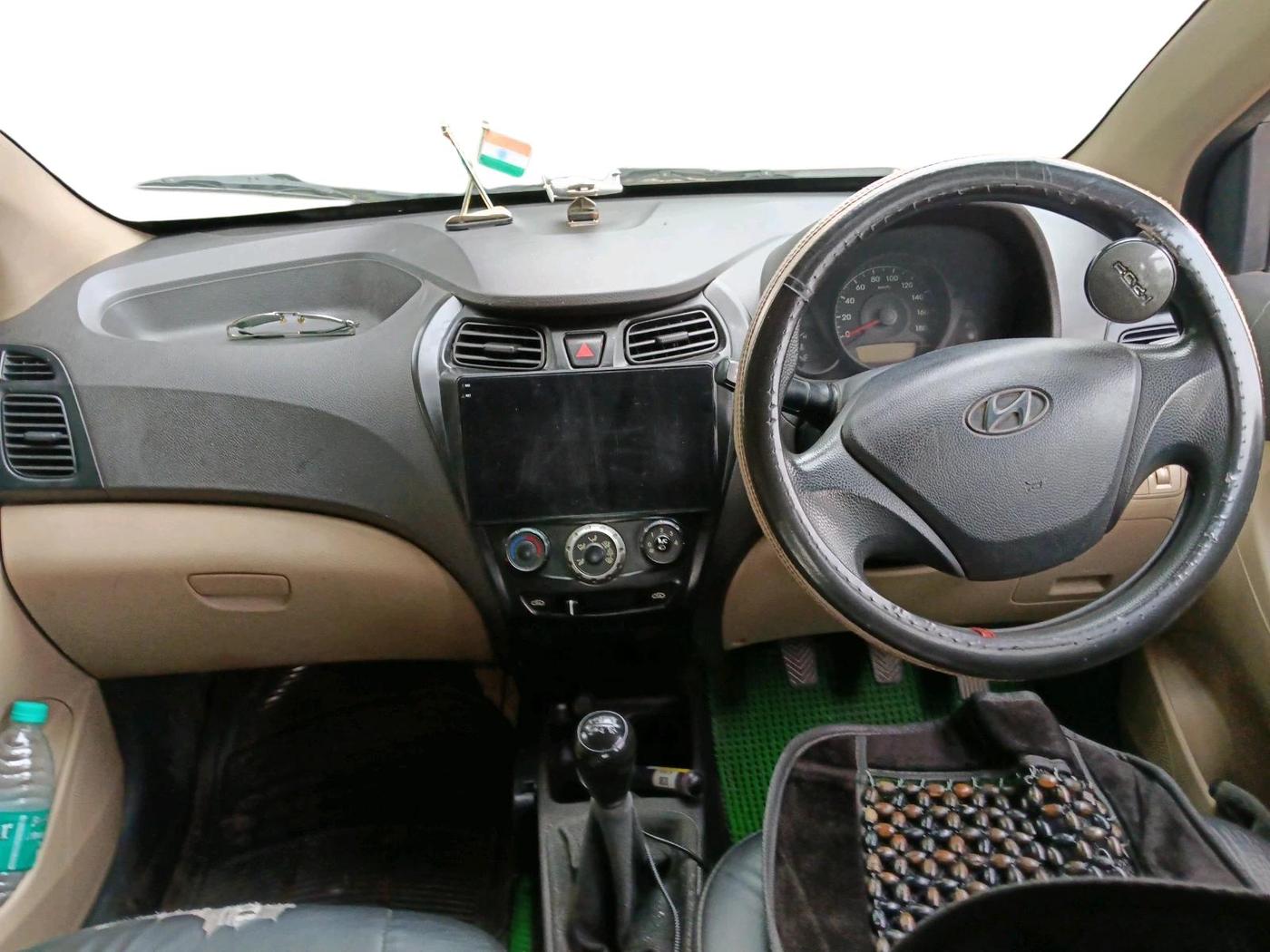 2014 Hyundai Eon ERA +, CNG, Manual, 9,66,074 km, interior