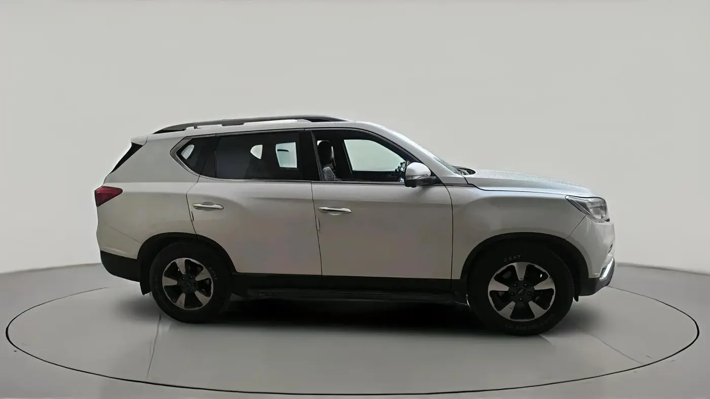 2019 Mahindra ALTURAS G4 4WD AT, Diesel, Automatic, 1,59,728 km, exterior