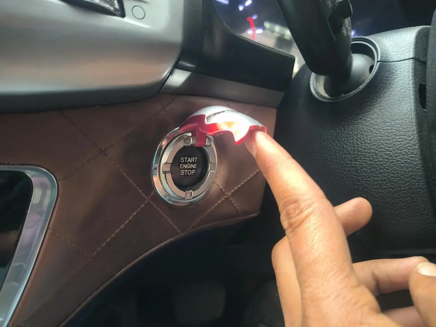 2019 Mahindra ALTURAS G4 4WD AT, Diesel, Automatic, 1,59,728 km, interior