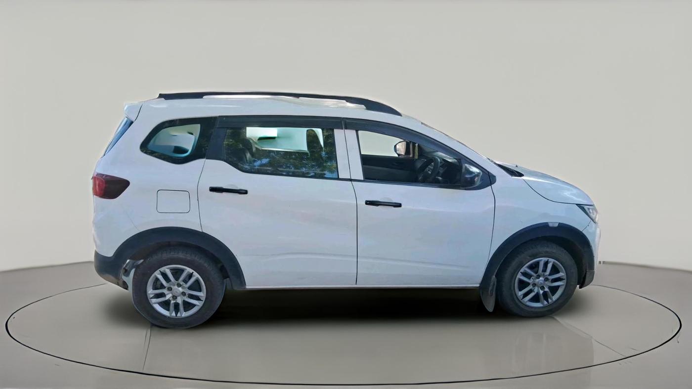 2023 Renault TRIBER RXL MT, Petrol, Manual, 1,49,217 km, exterior