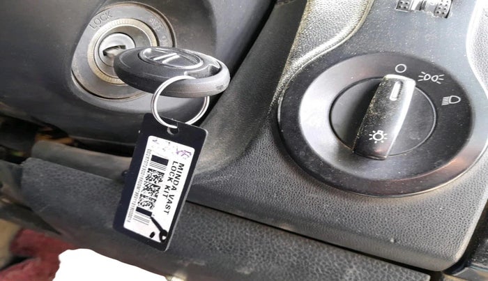 2019 Tata Hexa XE 4X2 7 STR, Diesel, Manual, 1,54,568 km, interior