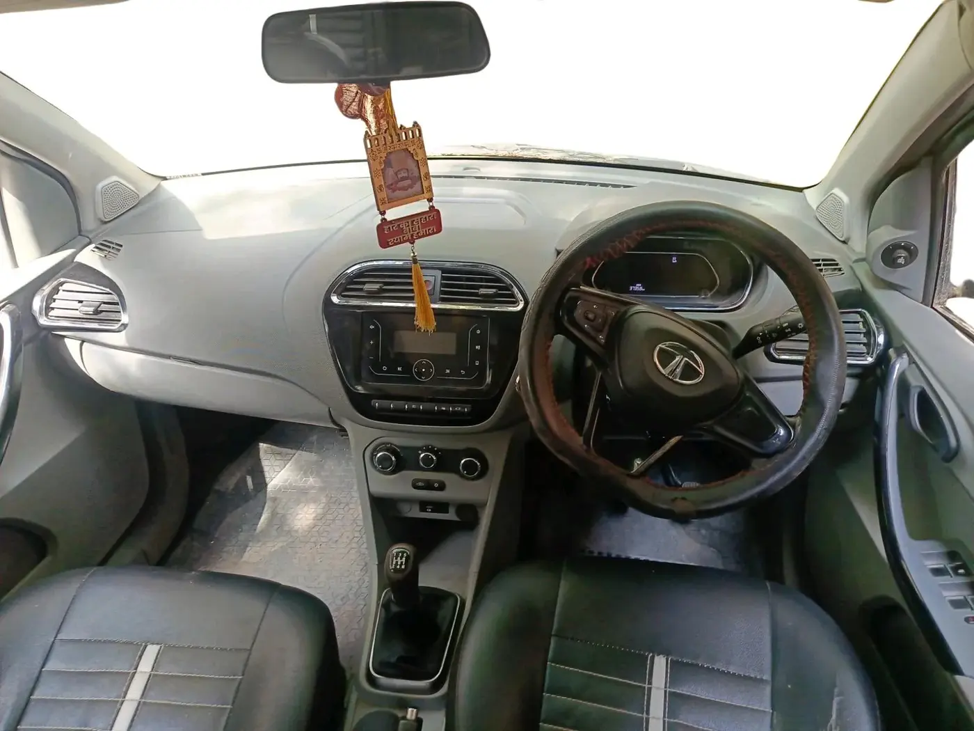 2022 Tata TIGOR XZ PETROL, Petrol, Manual, 37,371 km, interior