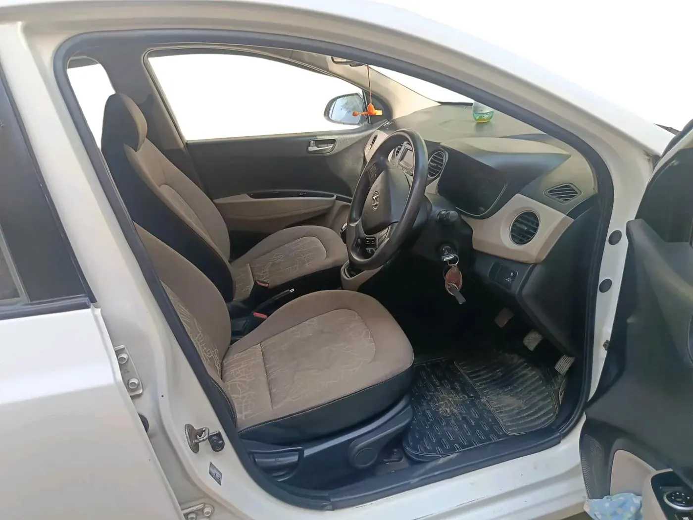 2016 Hyundai Xcent SX 1.2, Petrol, Manual, 91,567 km, interior