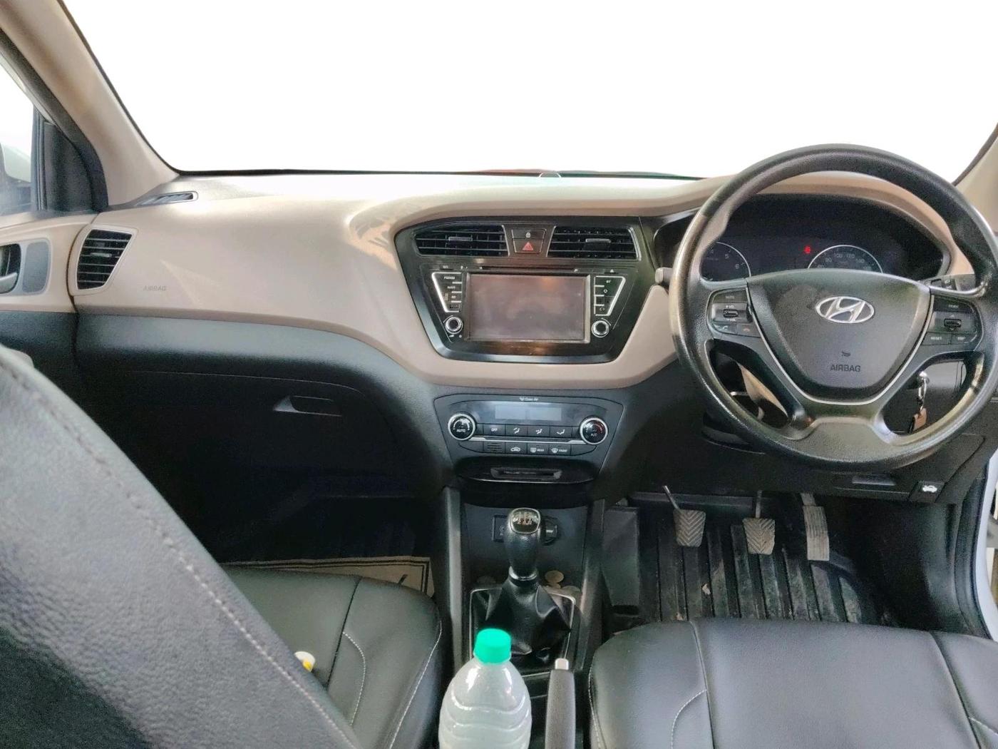 2016 Hyundai Elite i20 SPORTZ 1.2, Petrol, Manual, 1,22,495 km, interior