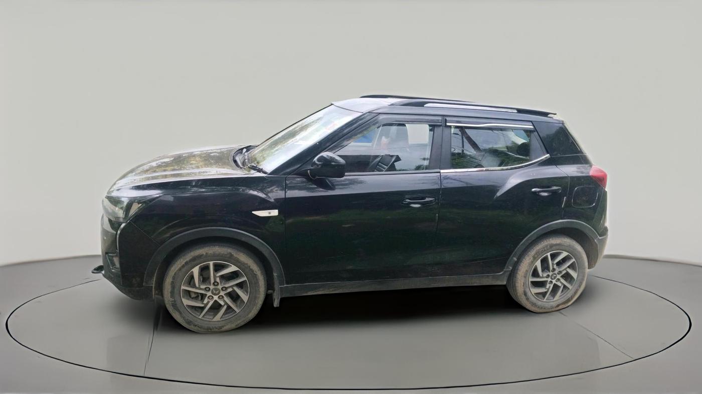 2023 Mahindra XUV300 W6 1.5 Diesel, Diesel, Manual, 49,556 km, exterior