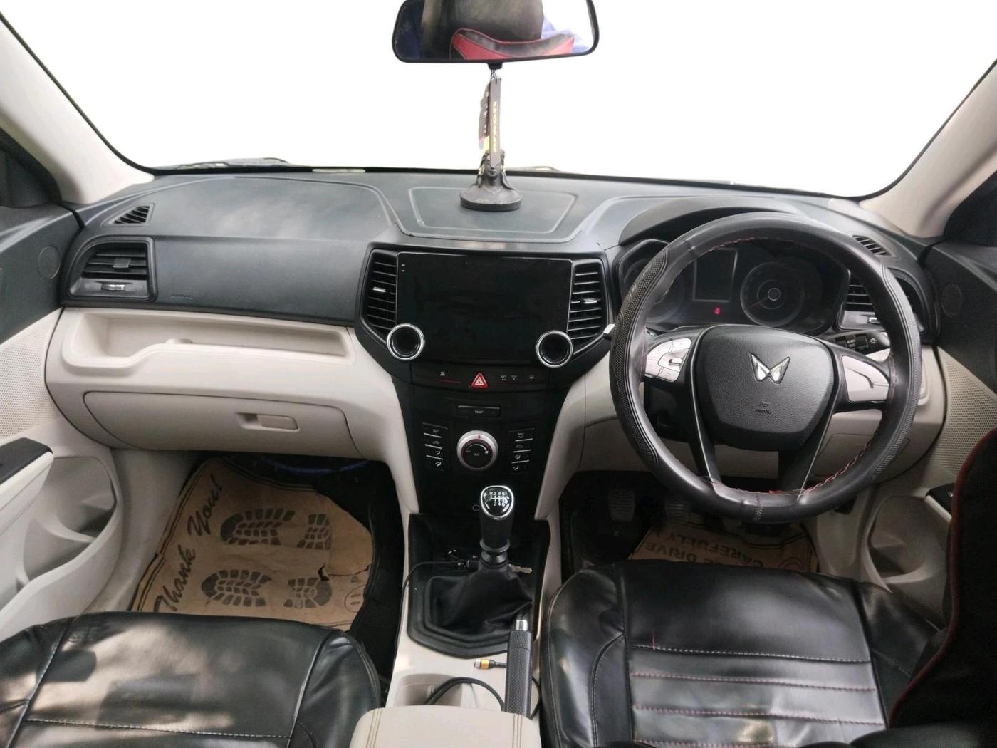 2023 Mahindra XUV300 W6 1.5 Diesel, Diesel, Manual, 49,556 km, interior