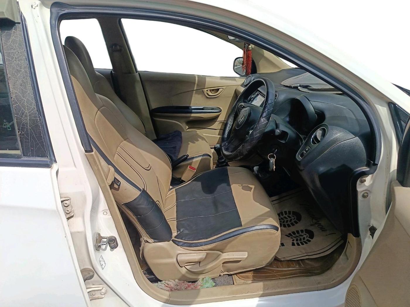 2014 Honda Amaze 1.5L I-DTEC S, Diesel, Manual, 1,08,656 km, interior