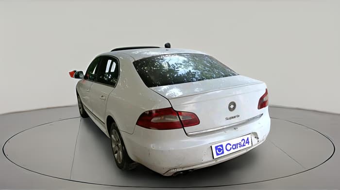 2012 Skoda Superb ELEGANCE 2.0 TDI CR AT, Diesel, Automatic, 1,31,620 km, exterior