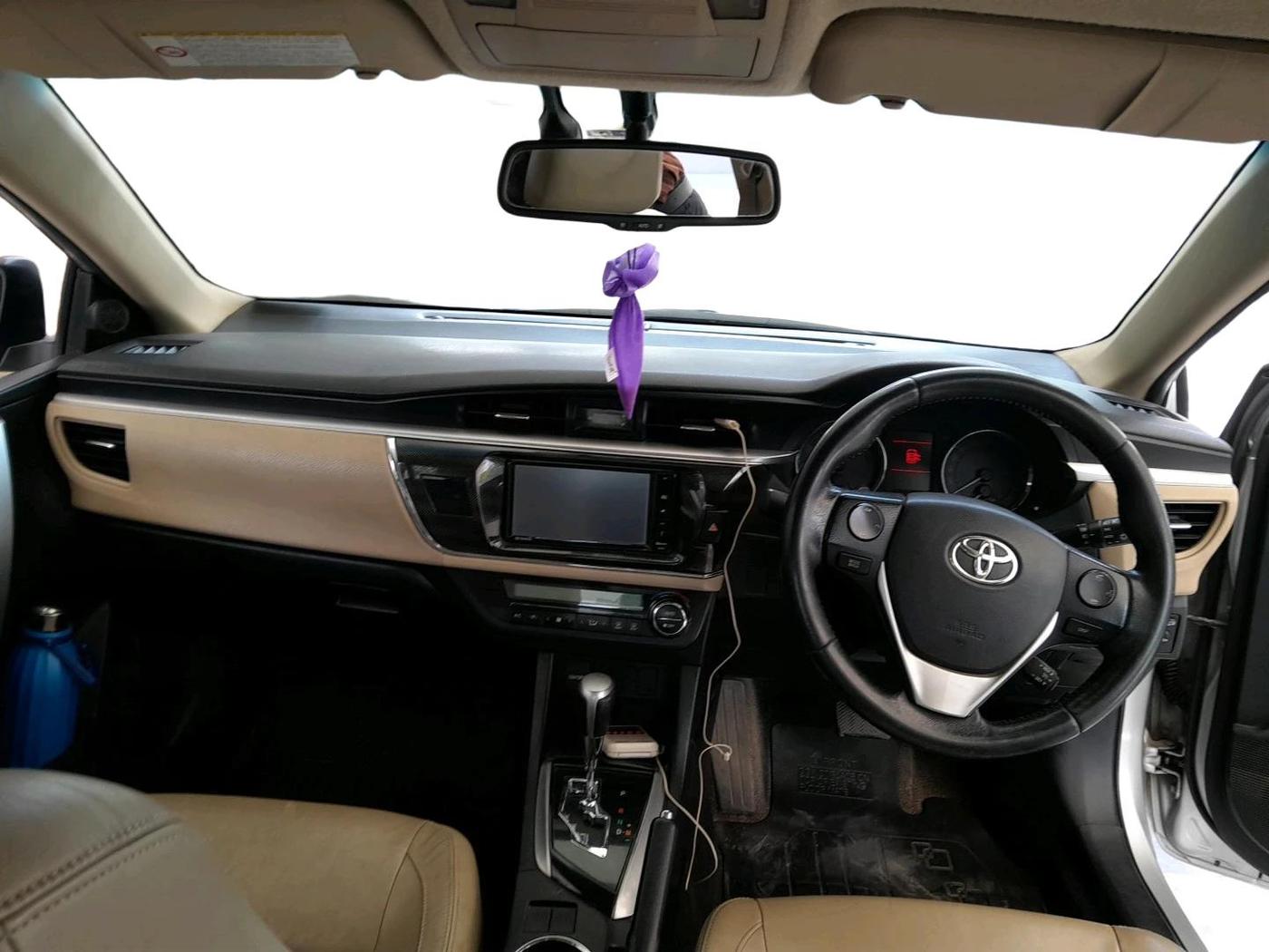 2015 Toyota Corolla Altis VL CVT PETROL, Petrol, Automatic, 1,71,677 km, interior