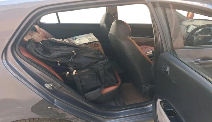 2016 Hyundai Grand i10 MAGNA 1.2 KAPPA VTVT, Petrol, Manual, 1,62,165 km, interior