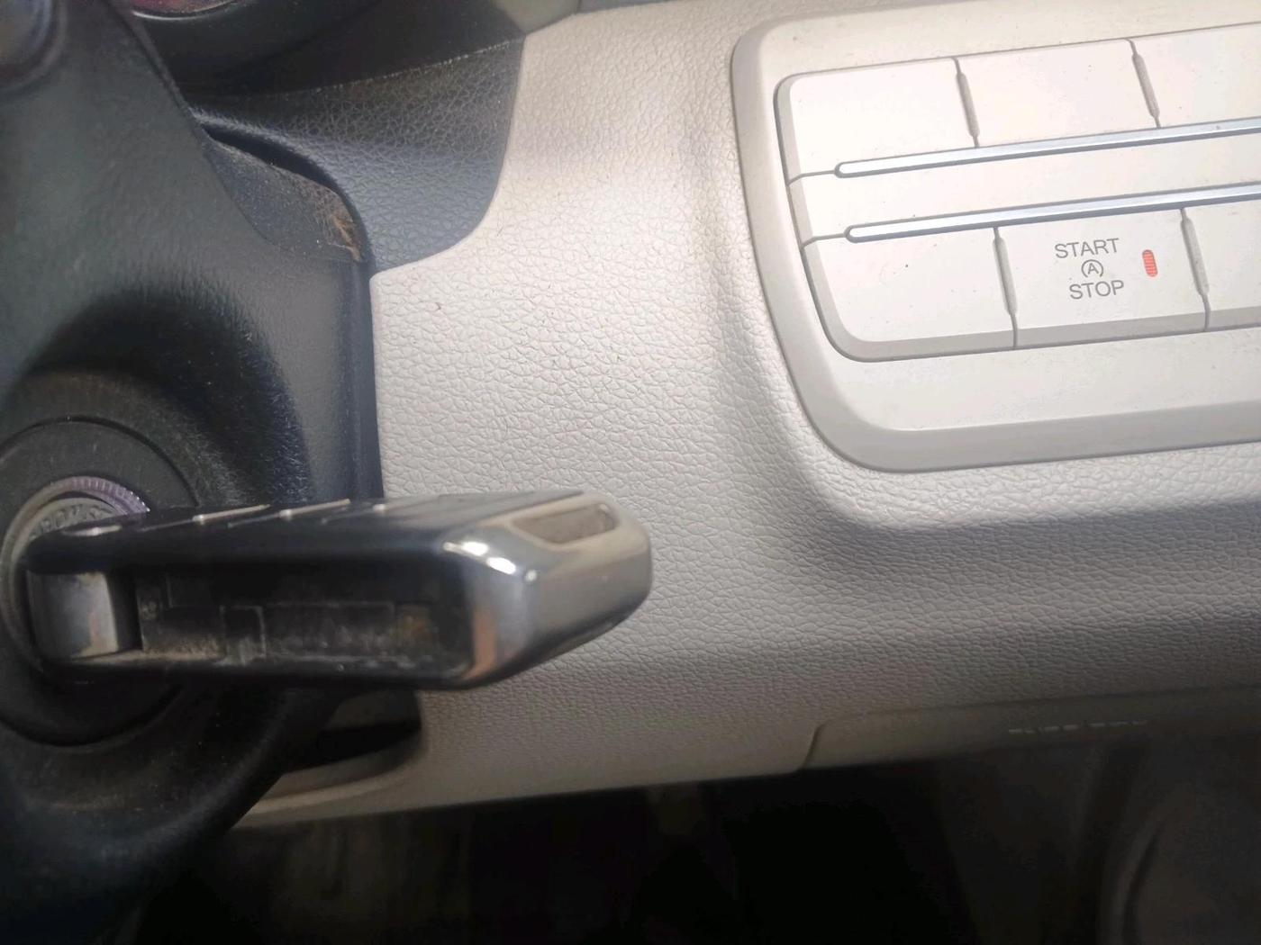 2022 Mahindra XUV300 W6 1.5 Diesel, Diesel, Manual, 1,14,775 km, interior