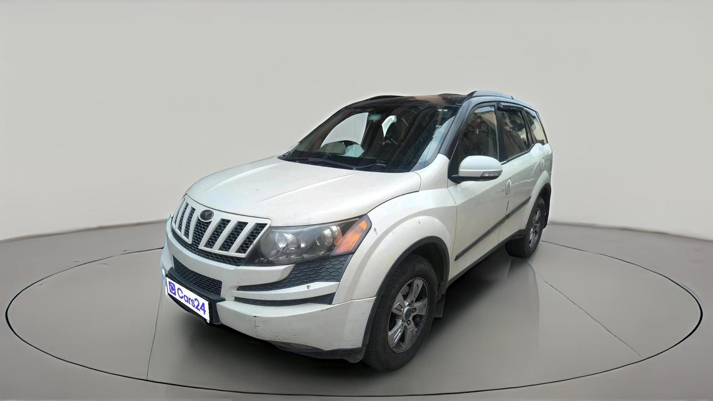 2015 Mahindra XUV500 W8, Diesel, Manual, 90,000 km, exterior