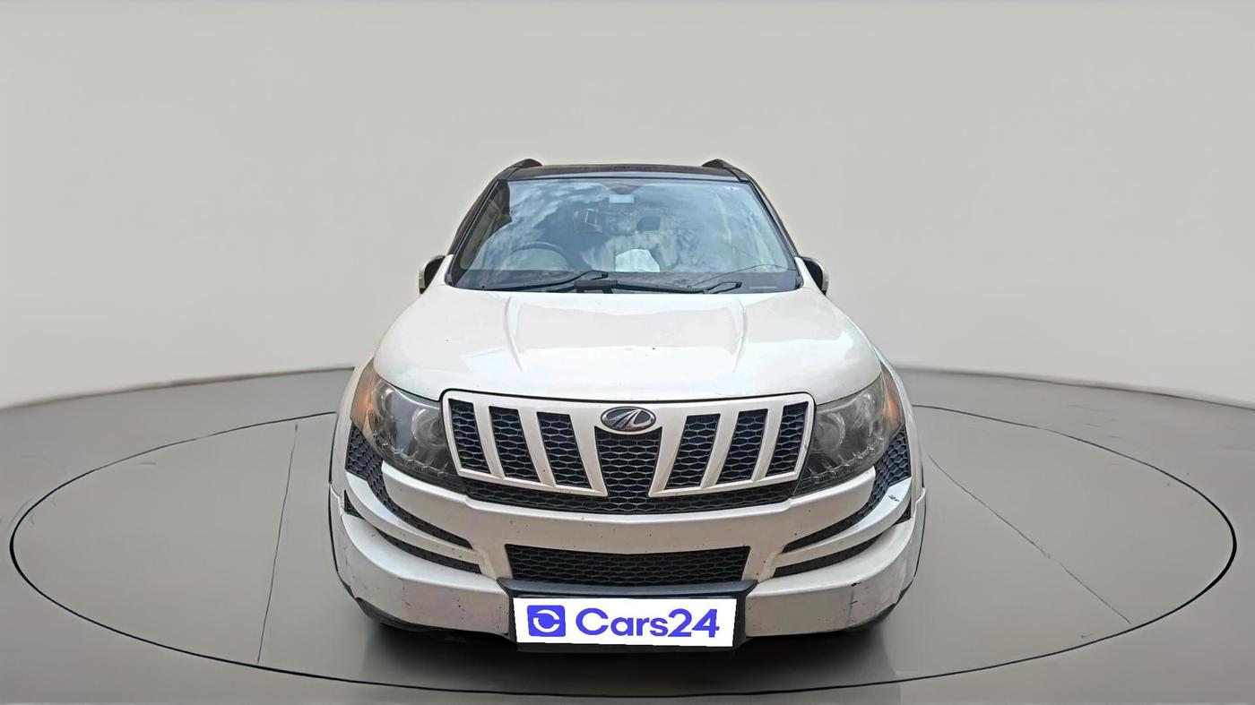 2015 Mahindra XUV500 W8, Diesel, Manual, 90,000 km, exterior