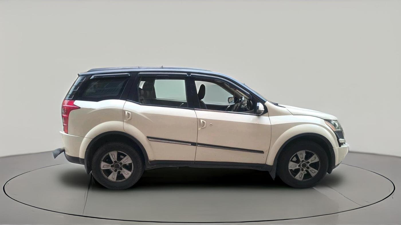 2015 Mahindra XUV500 W8, Diesel, Manual, 90,000 km, exterior