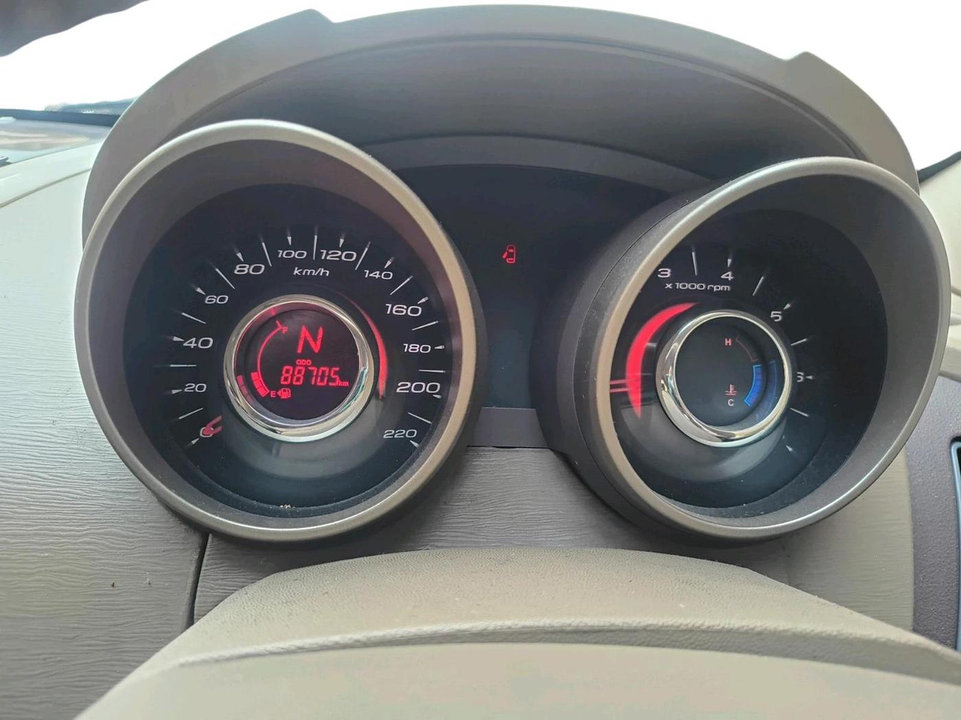 2015 Mahindra XUV500 W8, Diesel, Manual, 90,000 km, interior