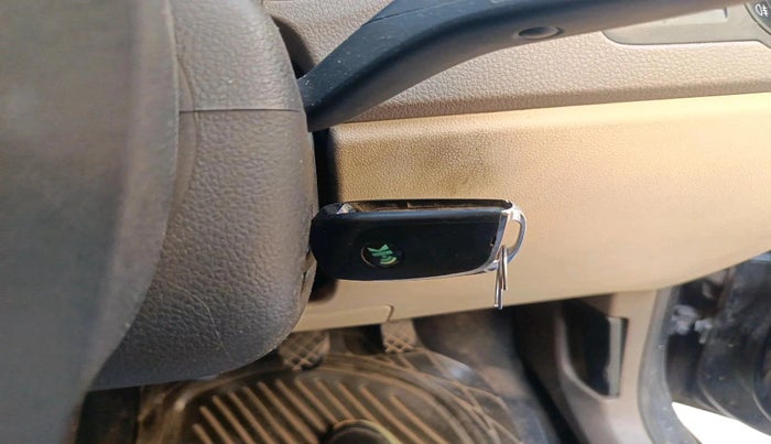 2013 Skoda Rapid AMBITION 1.6 TDI CR MT, Diesel, Manual, 1,21,214 km, interior