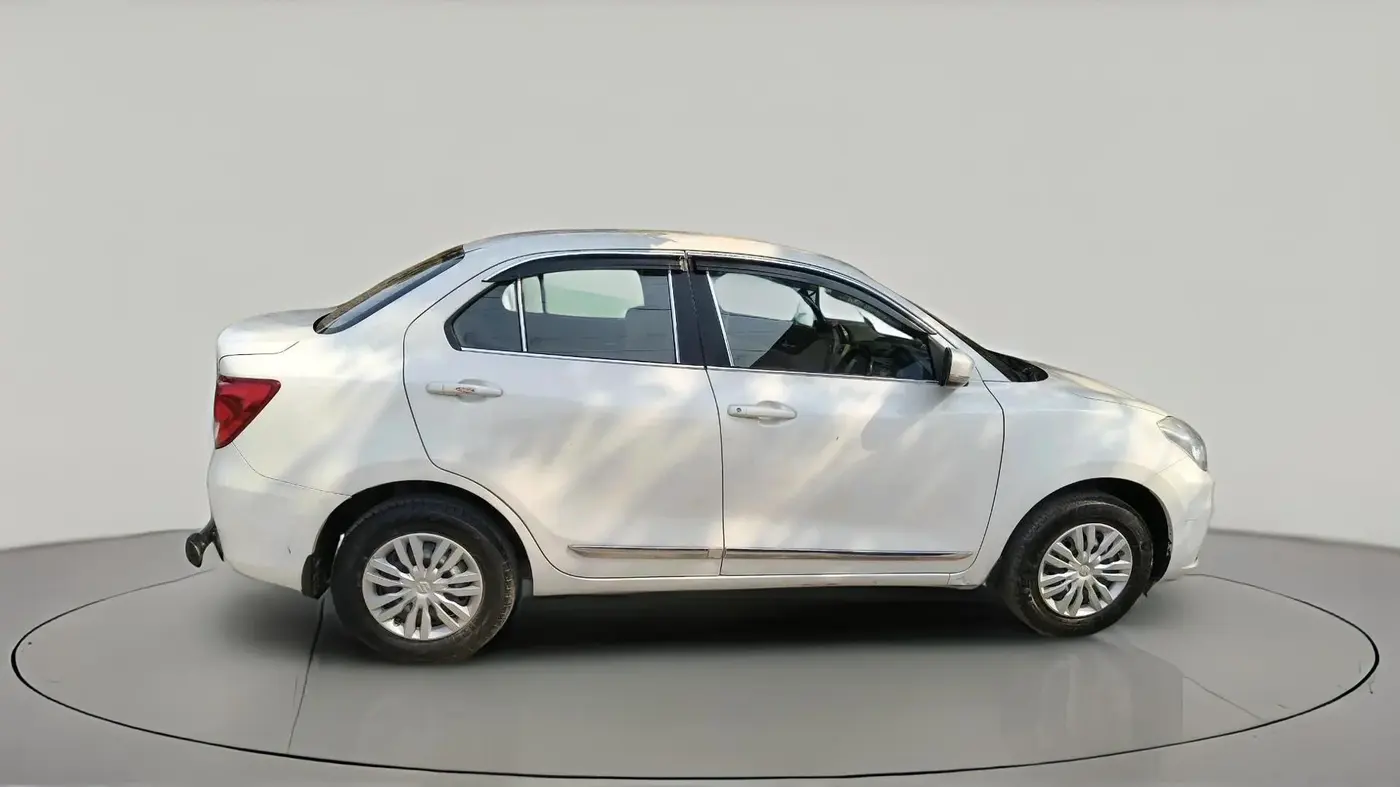 2022 Maruti Dzire VXI CNG, CNG, Manual, 45,139 km, exterior