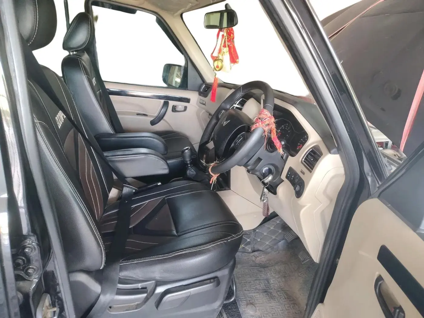 2024 Mahindra SCORPIO CLASSIC S11 MT 7S CC, Diesel, Manual, 27,965 km, interior