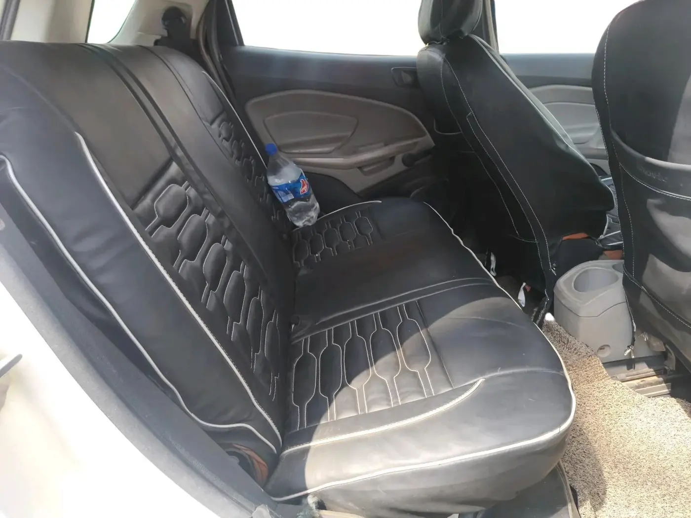 2016 Ford Ecosport AMBIENTE 1.5L DIESEL, Diesel, Manual, 1,19,773 km, interior