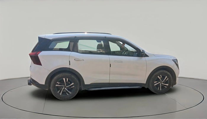 2022 Mahindra XUV700 AX 5 P MT 5 STR, Petrol, Manual, 32,295 km, exterior