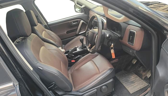 2024 Mahindra SCORPIO-N Z8 Select Petrol MT, CNG, Manual, 13,063 km, interior