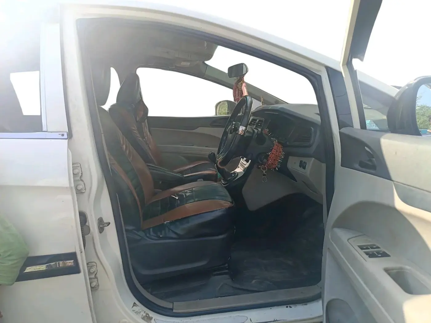 2018 Mahindra MARAZZO M2 7STR, Diesel, Manual, 77,009 km, interior
