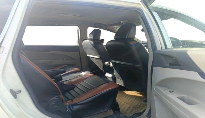 2018 Mahindra MARAZZO M2 7STR, Diesel, Manual, 77,009 km, interior