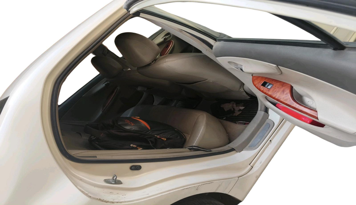 2011 Toyota Corolla AE111 AT, CNG, Automatic, 1,74,836 km, interior