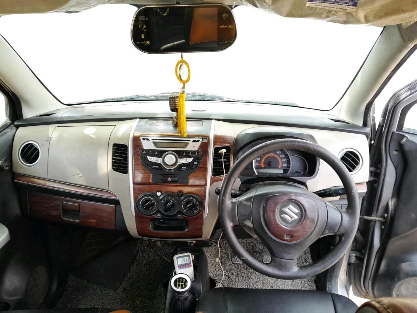 2015 Maruti Wagon R 1.0 VXI, CNG, Manual, 99,169 km, interior