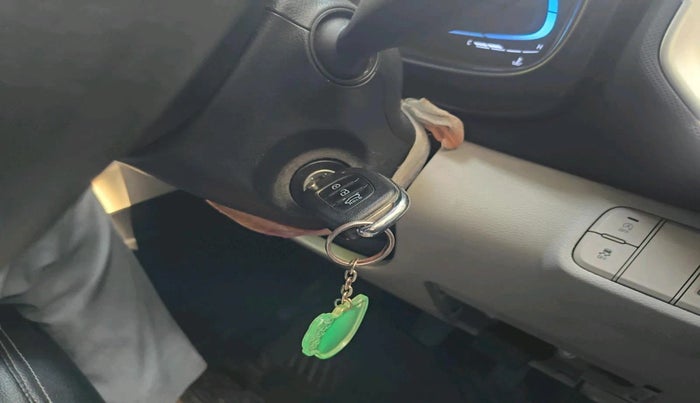 2023 Hyundai VENUE S(O) 1.2, Petrol, Manual, 11,015 km, interior